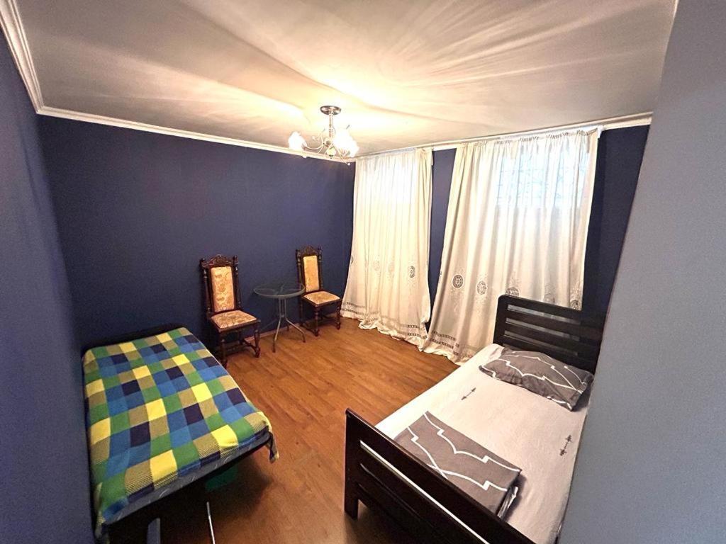 Booboo Flat In Italian Yard Appartamento Tbilisi Esterno foto