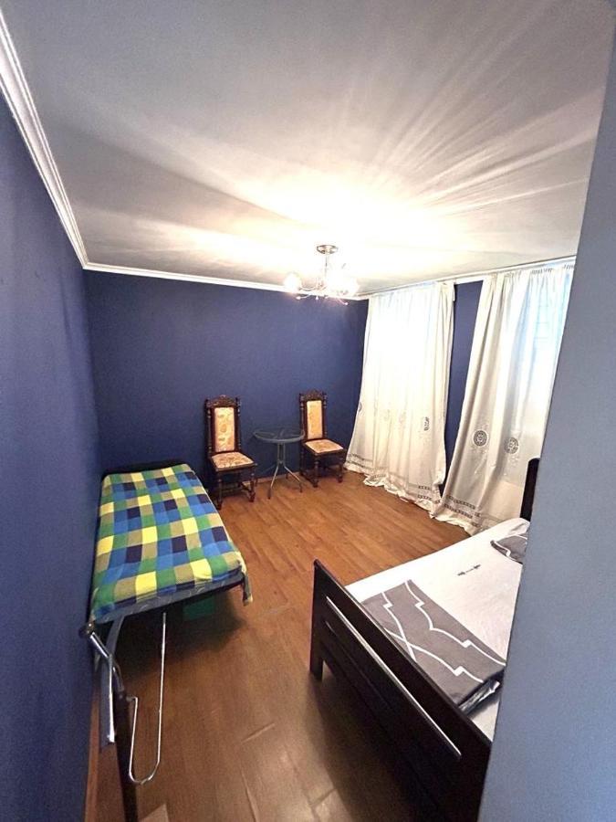 Booboo Flat In Italian Yard Appartamento Tbilisi Esterno foto
